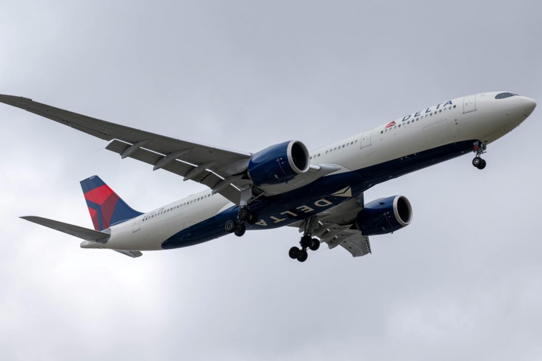 Delta Airlines, Delta Flight DL275, Flight DL275, Flight Diversions, Travel News, Airline Policies, LAX Diversion, Delta Flight DL275 Diverted LAX 6 Delta Flight DL275 diverted, DL275 LAX diversion, Delta emergency landing LAX, DL275 flight update, Delta diverted flight news, DL275 incident report, LAX airport flight diversion
